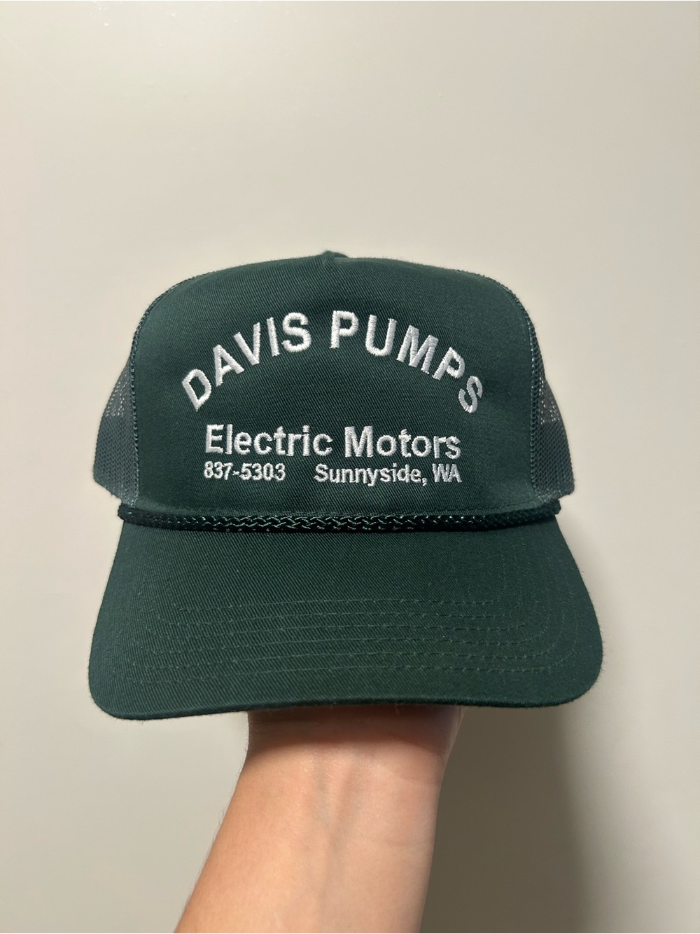 VINTAGE 90s DAVIS PUMPS ROPE TRUCKER HAT